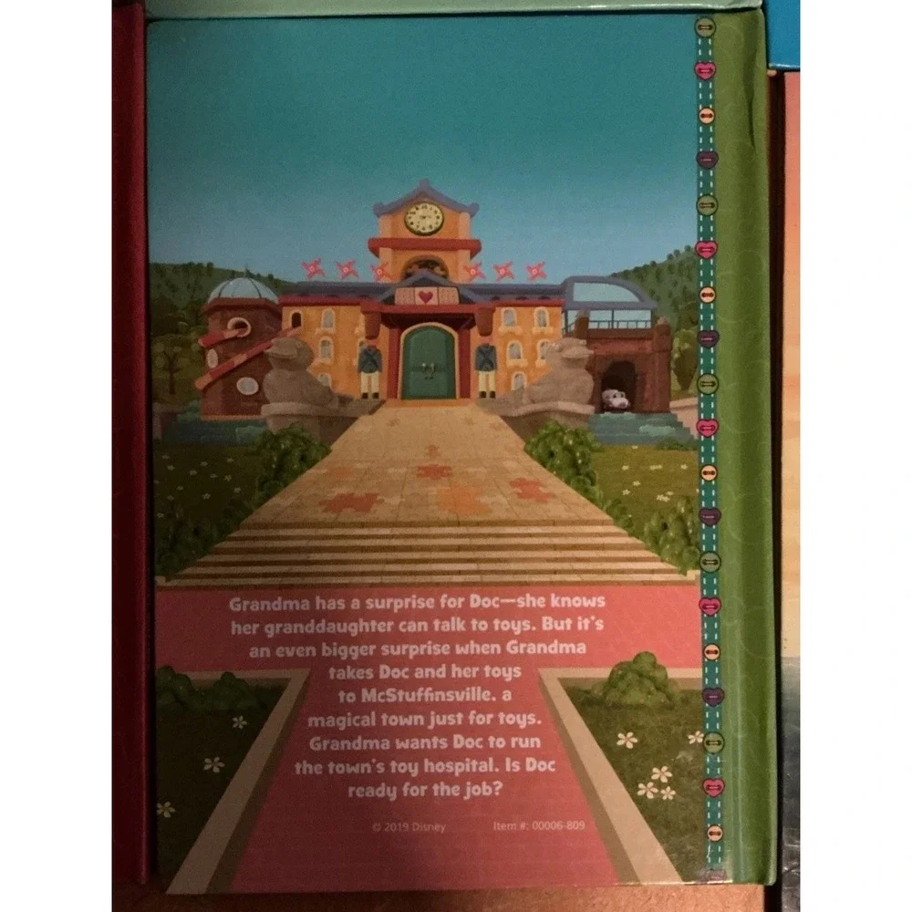 Lot Of 8 Disney‎ Hard Cover Books, Pinocchio, 102 Dalmatians, And More